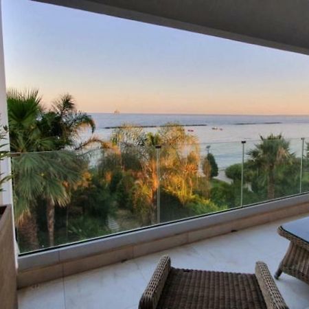 Appartement Pegasus Beach Front à Limassol Extérieur photo
