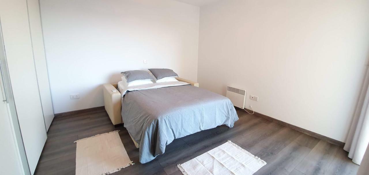 Appartement Pegasus Beach Front à Limassol Extérieur photo