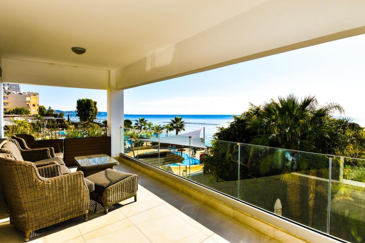 Appartement Pegasus Beach Front à Limassol Extérieur photo